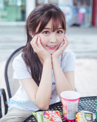 【2023-08-15】My first Q&A on onlyfans !.m4v